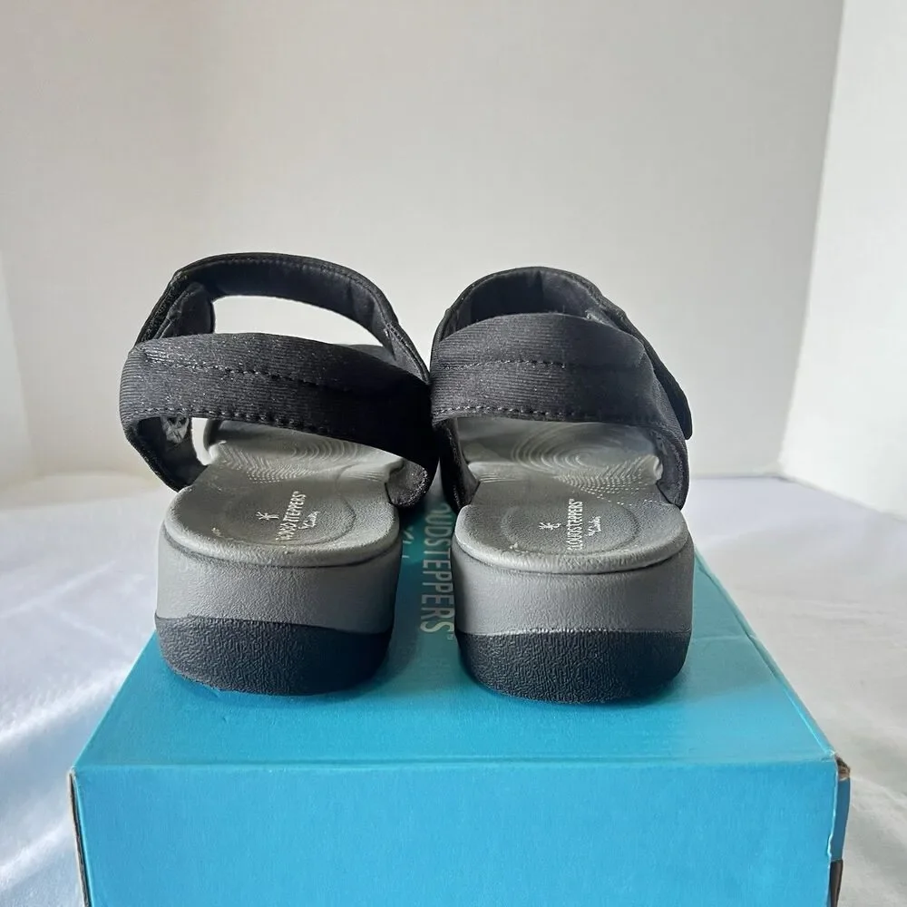 CLARKS Cloud Steppers Arla Shore Women’s Black Sandals Sz 8 Run Small